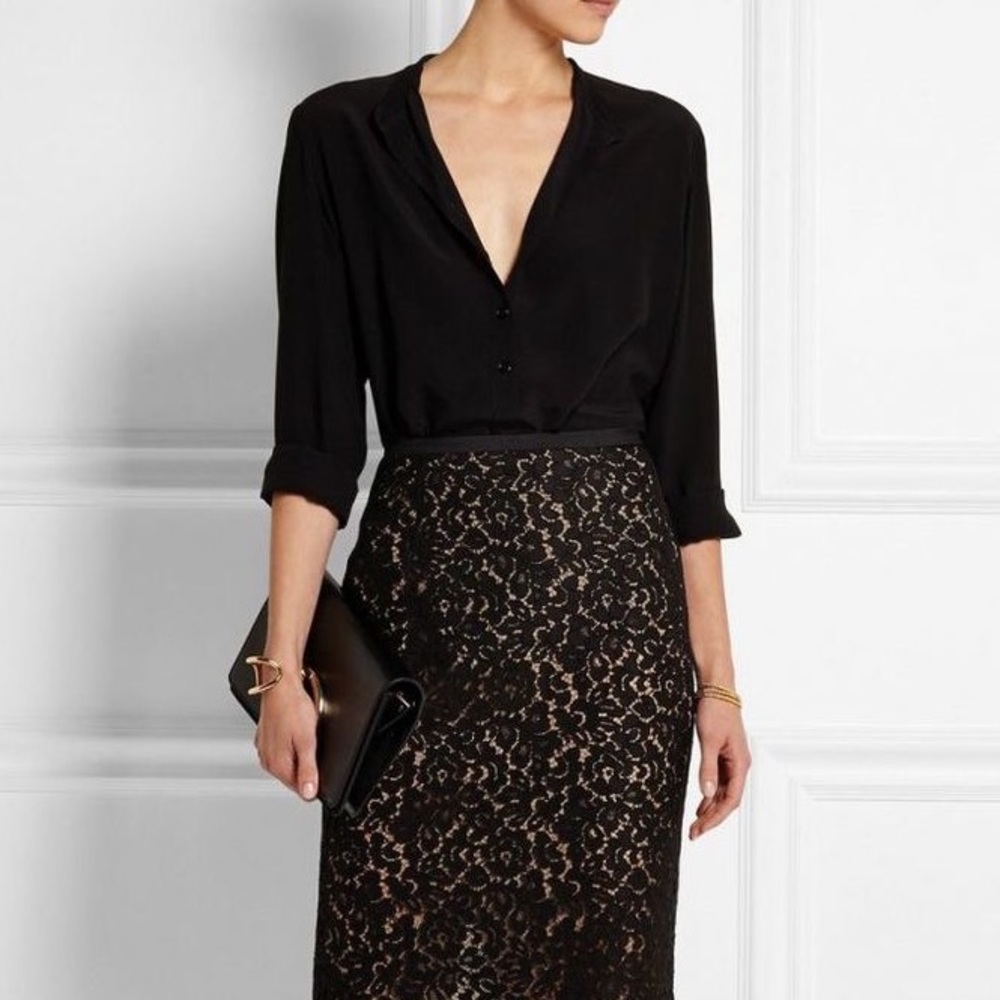 Forever21 lace black skirt